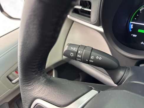 Used 2022 Toyota Sienna XLE w/ XLE Plus Package FWD image 23