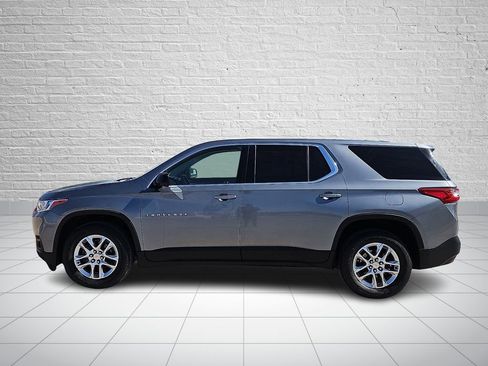 Used 2019 Chevrolet Traverse LS FWD image 2