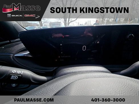 Used 2024 Buick Envista Sport Touring w/ Convenience I Package image 2