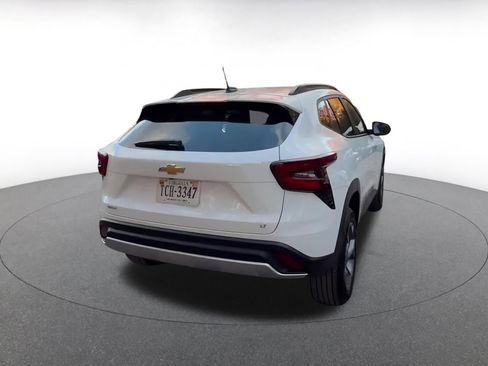 Used 2025 Chevrolet Trax LT image 14