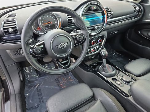 Used 2019 MINI Cooper Clubman S image 18
