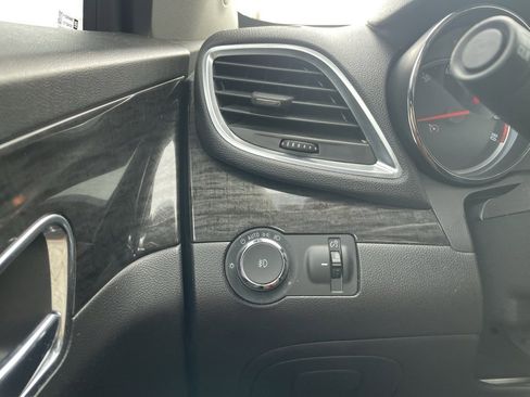 Used 2015 Buick Encore Premium image 13