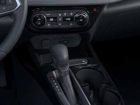 New 2026 Chevrolet Trax LT w/ LT Convenience Package FWD image 23