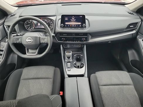Used 2025 Nissan Rogue SV FWD image 12