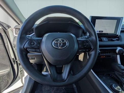 Used 2025 Toyota RAV4 LE AWD/4WD image 17