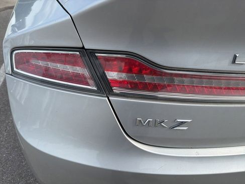 Used 2016 Lincoln MKZ w/ Equipment Group 200A Select FWD image 8