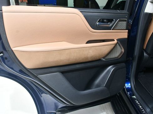 Used 2025 INFINITI QX80 Sensory image 24