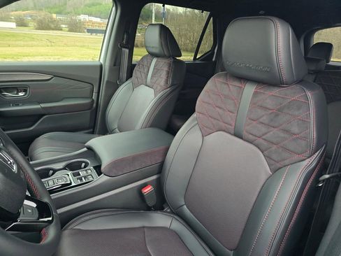 New 2026 Honda Pilot Black Edition image 13