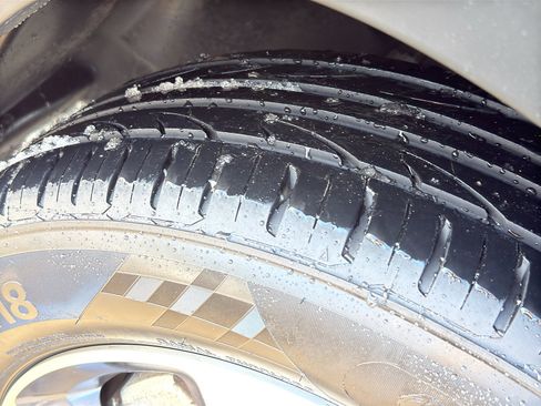 Used 2021 Jeep Cherokee Limited w/ Elite Package image 10