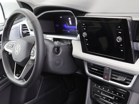 Used 2026 Volkswagen Taos SE image 21