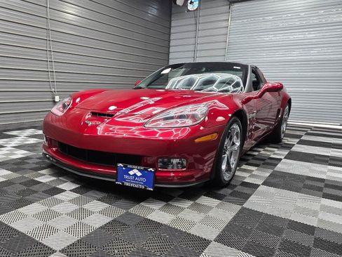 Used 2011 Chevrolet Corvette Grand Sport w/ Preferred Equipment Group RWD image 1