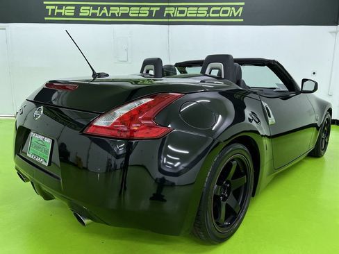 Used 2012 Nissan 370Z Touring RWD image 10