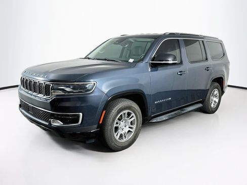 Used 2023 Jeep Wagoneer 4WD image 3
