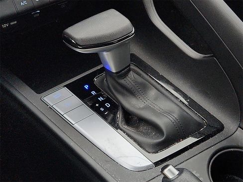 Certified 2023 Hyundai Elantra SE image 23