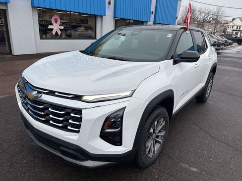 New 2026 Chevrolet Equinox LT image 2