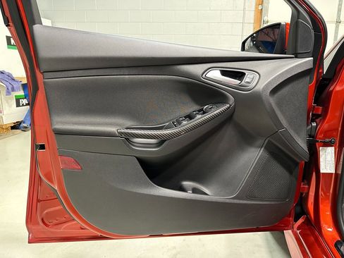 Used 2018 Ford Focus ST w/ Equipment Group 402A image 23