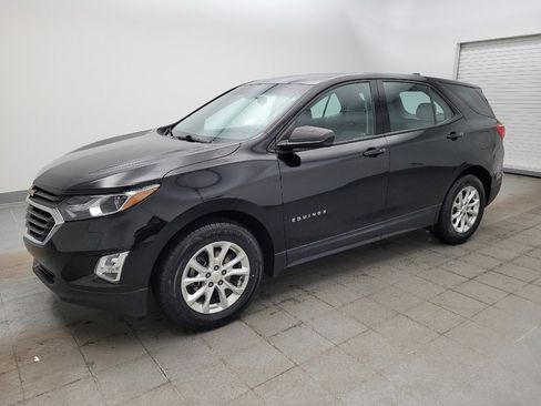 Used 2018 Chevrolet Equinox LS image 2