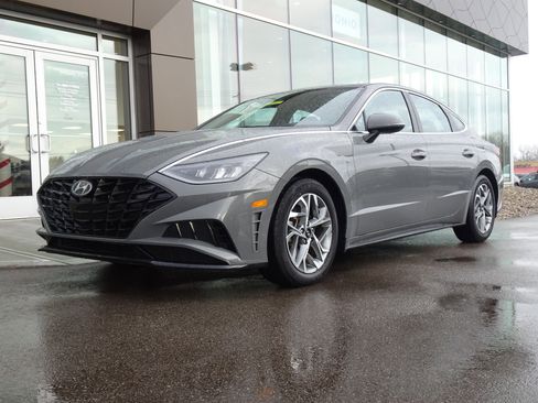 Used 2023 Hyundai Sonata SEL image 1