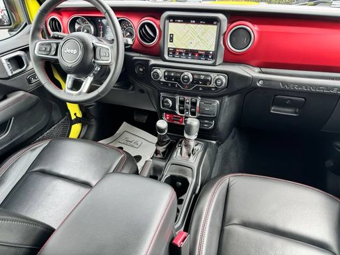 Used 2023 Jeep Wrangler Unlimited Rubicon w/ Cold Weather Group AWD/4WD image 12