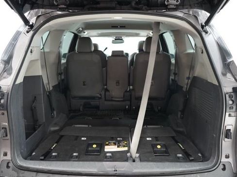 Used 2021 Toyota Sienna XLE image 34