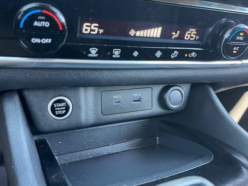 Used 2022 Nissan Rogue SV AWD/4WD image 29
