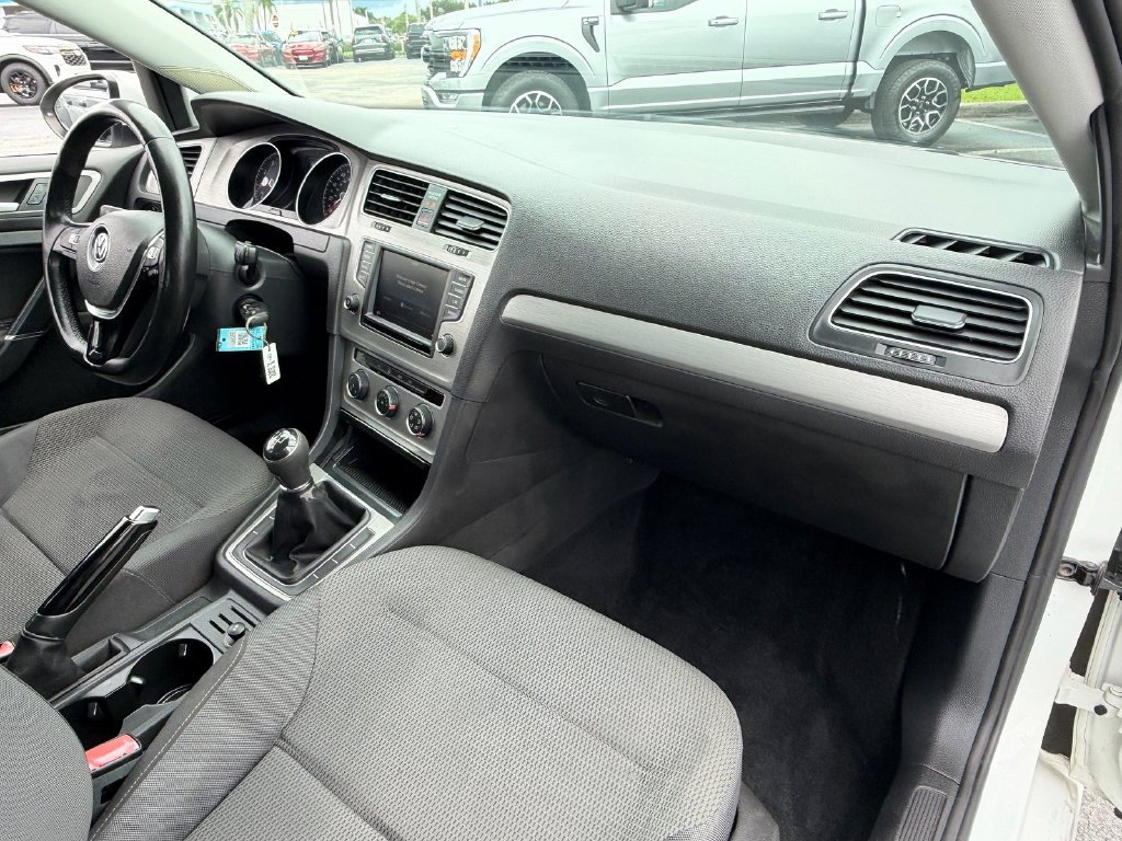 Used 2016 Volkswagen Golf S FWD image 14
