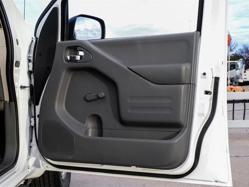 Used 2019 Nissan Frontier S image 40