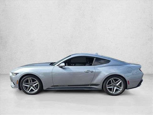 Used 2024 Ford Mustang Coupe RWD image 8