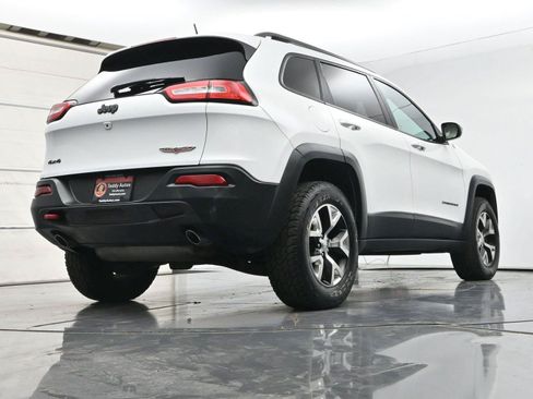 Used 2015 Jeep Cherokee Trailhawk w/ Comfort/Convenience Group AWD/4WD image 35