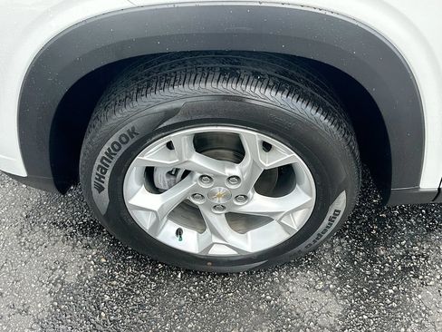 Certified 2024 Chevrolet Trax LS w/ LS Convenience Package FWD image 28