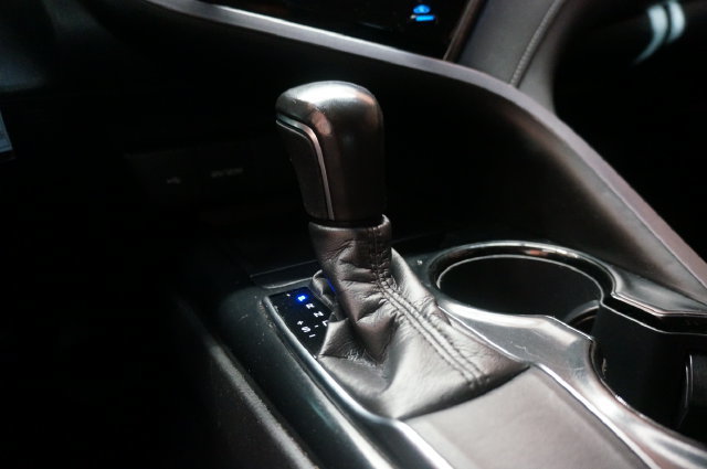 Used 2020 Toyota Camry SE FWD image 21