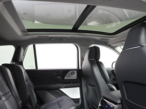 New 2026 Lincoln Aviator Reserve AWD/4WD image 17