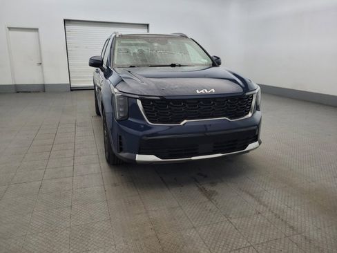 Used 2024 Kia Sorento S w/ Panoramic Sunroof Package FWD image 14