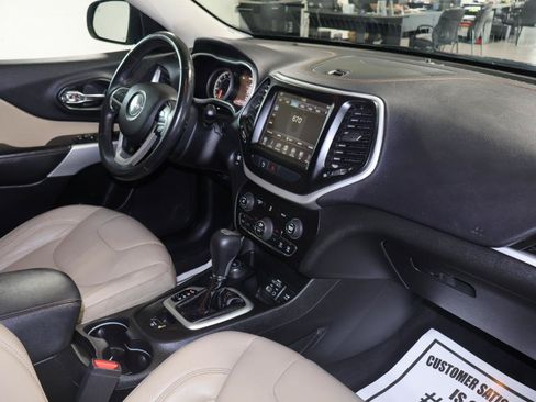 Used 2018 Jeep Cherokee Limited AWD/4WD image 28