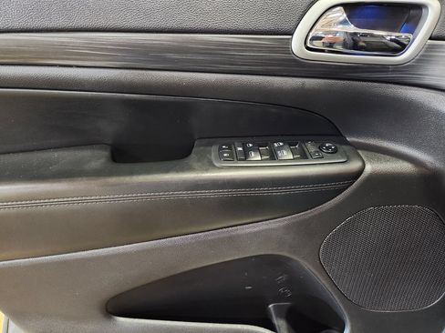 Used 2019 Jeep Grand Cherokee Altitude RWD image 41