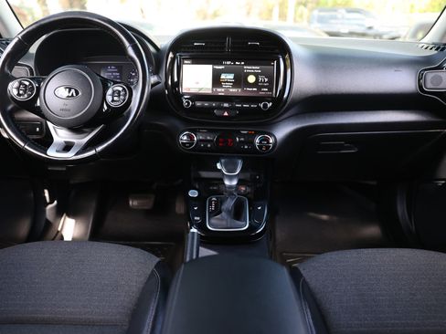 Used 2020 Kia Soul EX image 25