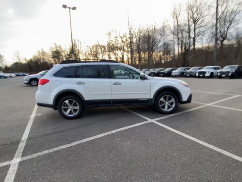 Used 2014 Subaru Outback 3.6R Limited image 10