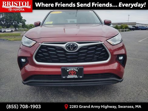 Used 2021 Toyota Highlander XLE AWD/4WD image 37