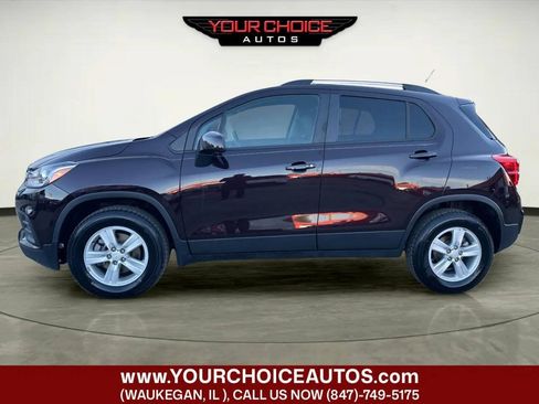 Used 2022 Chevrolet Trax LT w/ LT Convenience Package AWD/4WD image 2