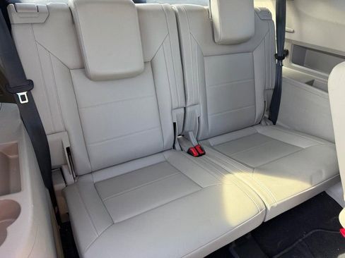 Used 2022 Volkswagen Atlas SEL R-Line image 11