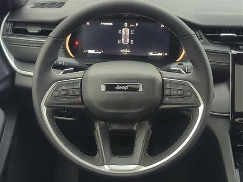 New 2025 Jeep Grand Cherokee Laredo image 23