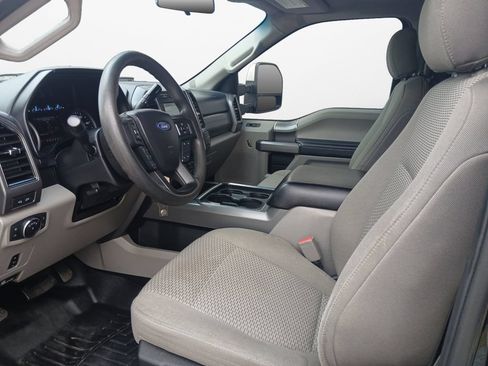 Used 2019 Ford F250 XLT w/ XLT Premium Package AWD/4WD image 18