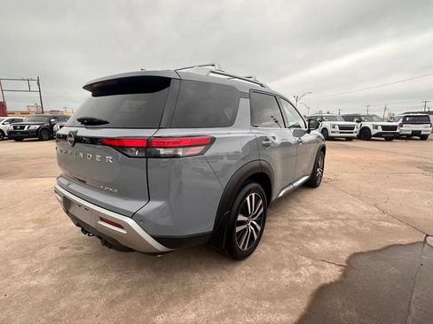 Certified 2023 Nissan Pathfinder Platinum FWD image 8