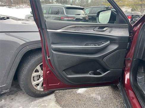 Certified 2023 Jeep Grand Cherokee Limited image 18