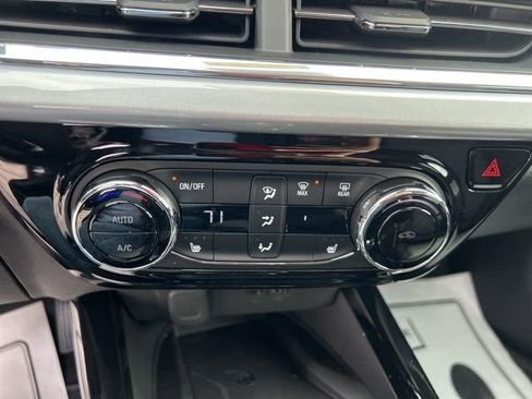 New 2026 Chevrolet Trax LT w/ Sunroof Package image 24