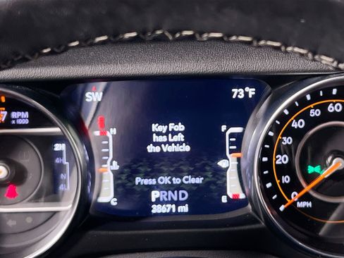 Used 2022 Jeep Wrangler Unlimited Sahara w/ Cold Weather Group AWD/4WD image 23