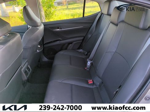 Used 2025 Toyota Camry XLE image 12