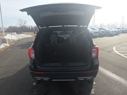 Used 2020 Ford Explorer XLT w/ Equipment Group 202A image 9