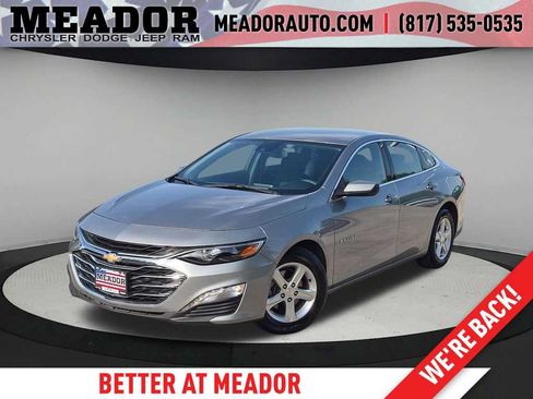 Used 2024 Chevrolet Malibu LT FWD image 1
