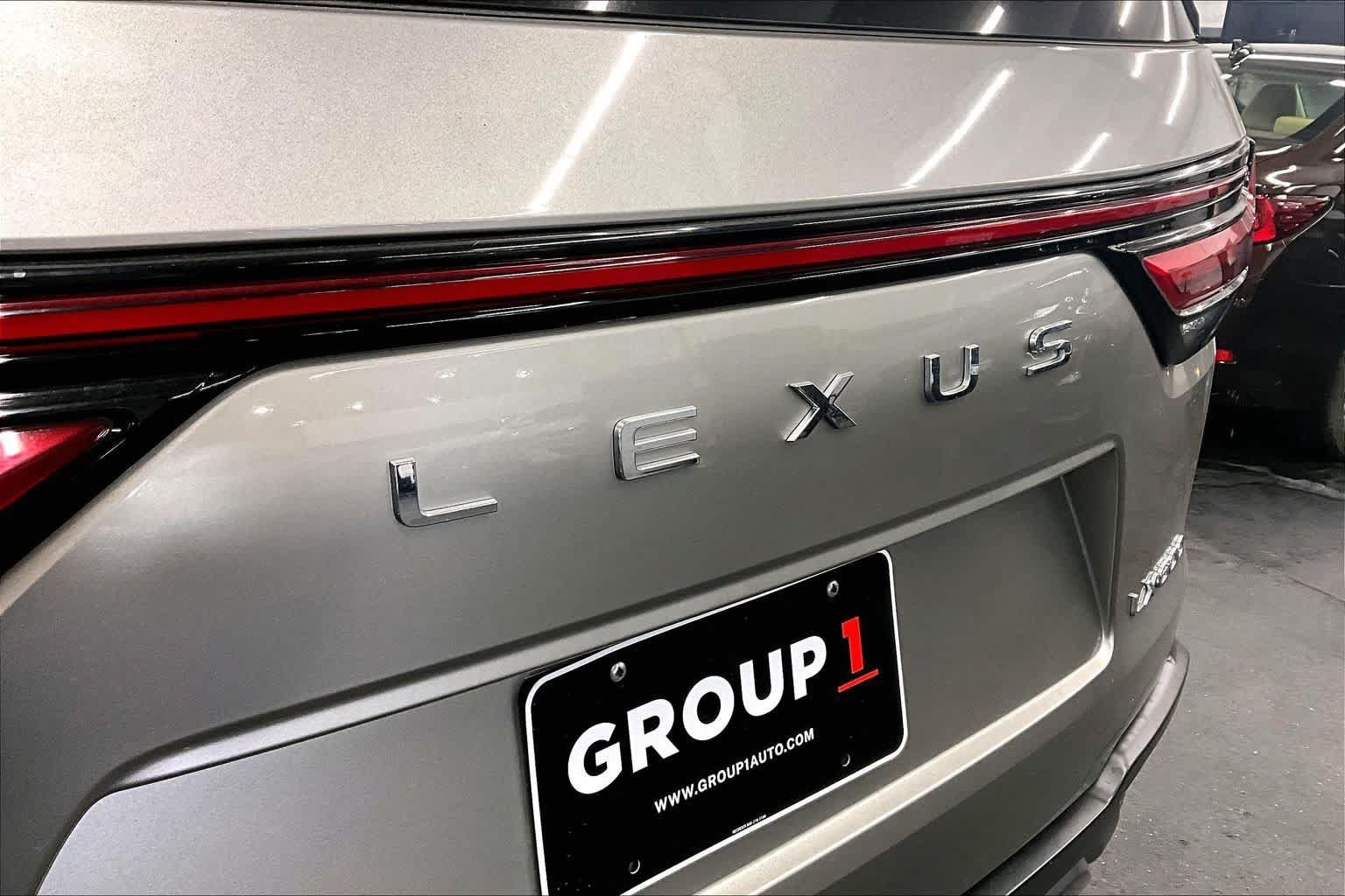 Used 2022 Lexus LX 600 4WD w/ Luxury Package image 29